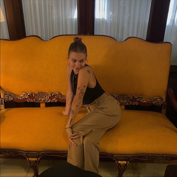 Meet your Posher, Paige - Picture 2 of 2